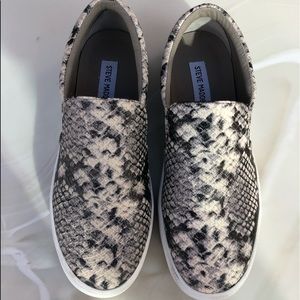 Steve Madden Slip Ons